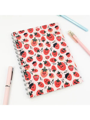 Das DIN A5 Notizbuch mit Erdbeermuster