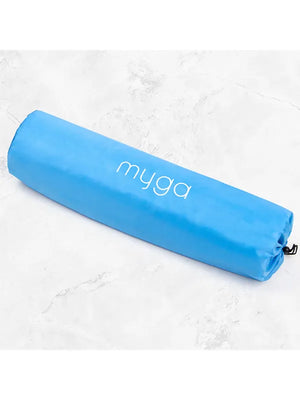Die blaue Tragetasche für Yogamatten von Myga